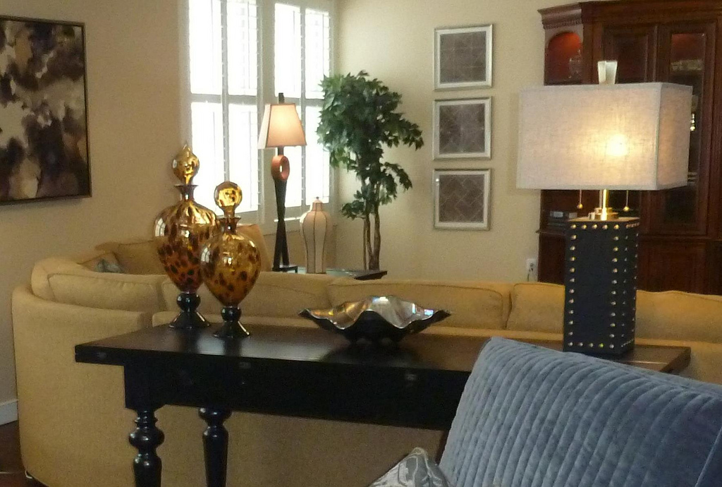 living-and-family-rooms01