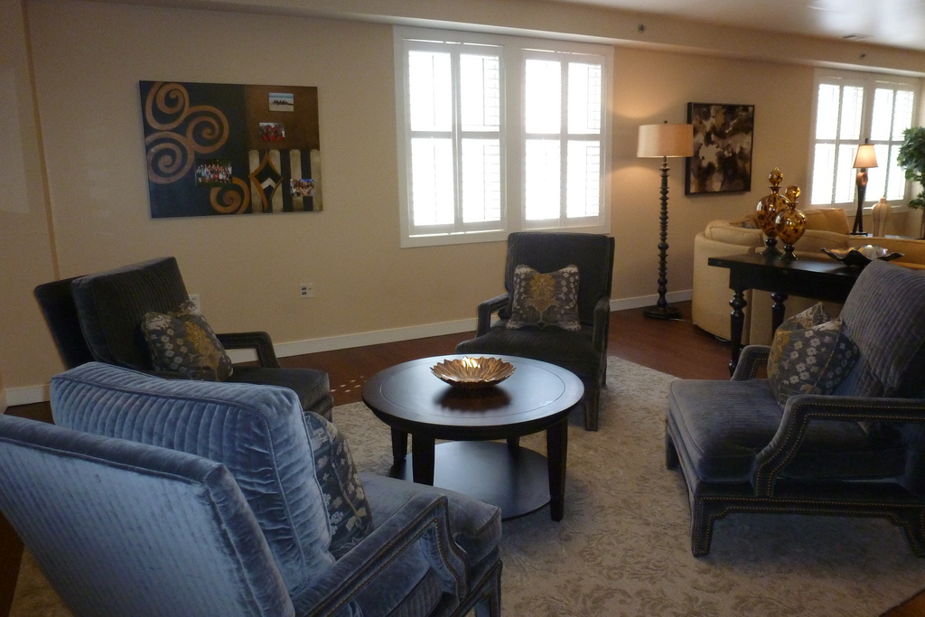 living-and-family-rooms02